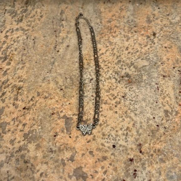 Woman's silver chain with butterfly w faux diamonds - Picture 1 of 7